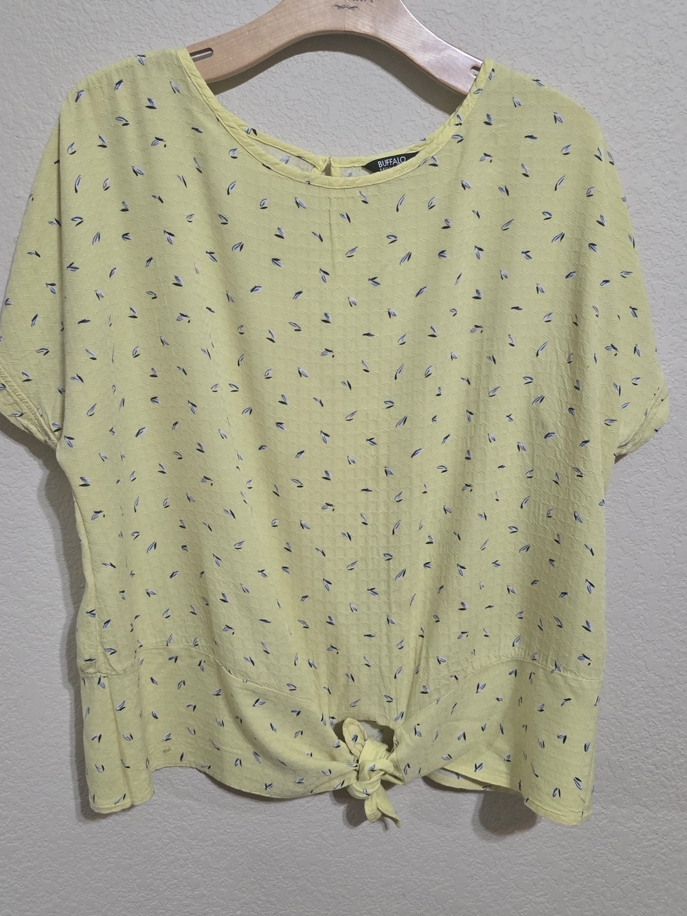 Buffalo Women's Yellow Tie-Front Short Sleeve Top